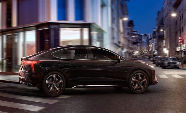 El Renault Mobilize Limo ya  disponible para los VTC de Cabify