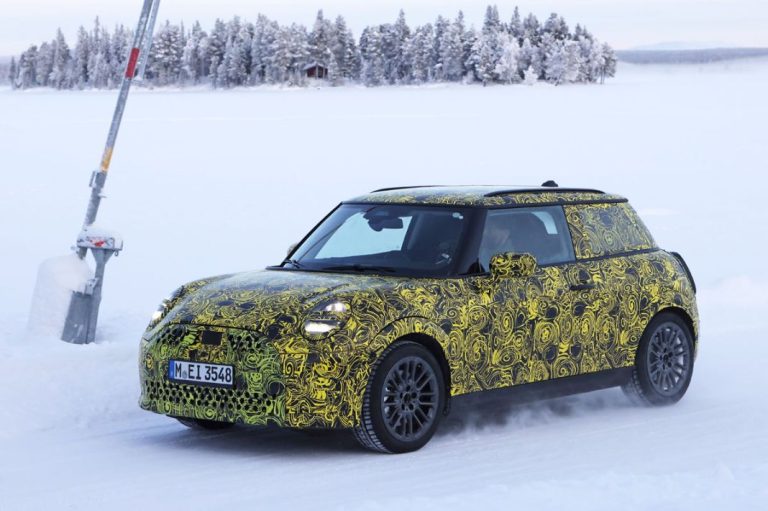 El futuro Mini se entrena sobre la nieve
