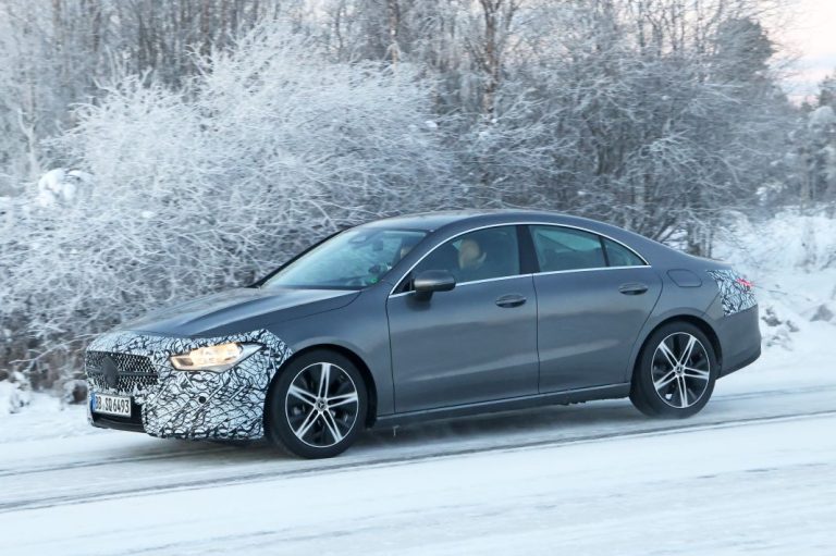 El nuevo Mercedes CLA se pone a punto sobre el hielo