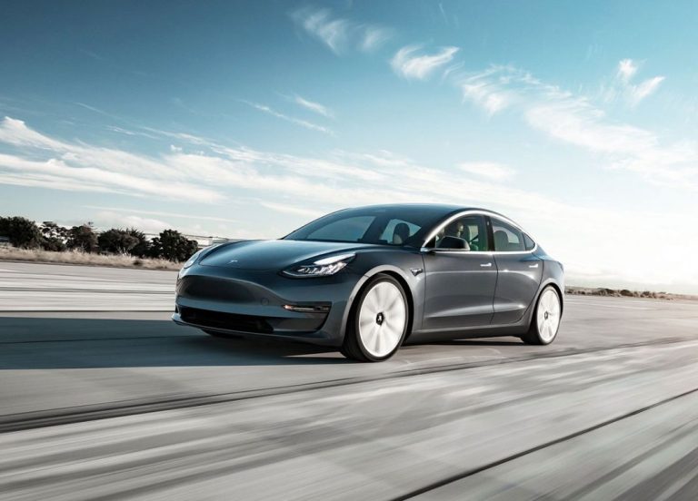 Le piden 12.000 euros por reemplazar la batería de un Tesla Model 3… tasado en 16.000 euros