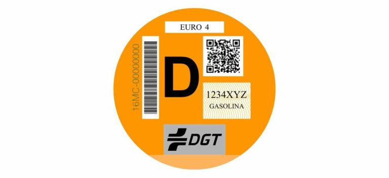 La DGT quiere crear una quinta pegatina medioambiental que sentencia a tu coche