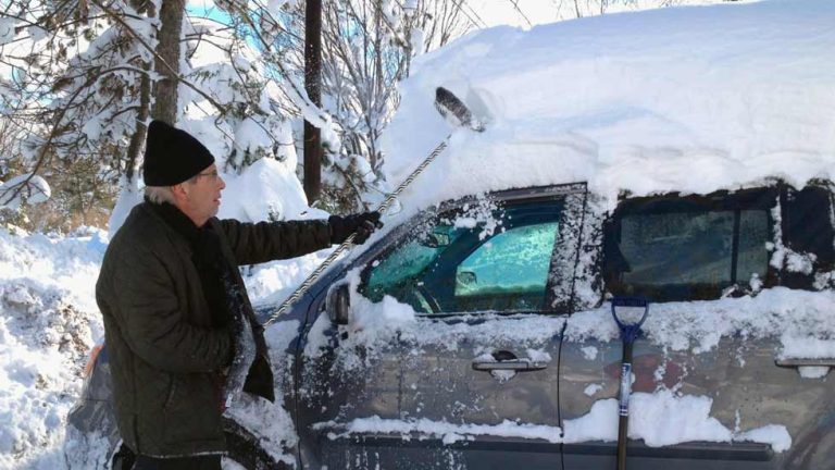 Hasta 400 euros de multa: las sanciones más habituales de la DGT en invierno