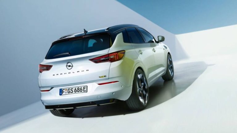 Opel resucita los míticos GSi para los Astra GSe y Grandland GSe