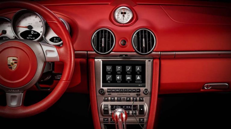 Los modelos clásicos de Porsche, conectados a la última
