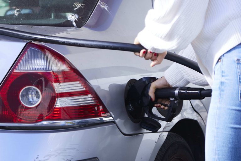 La gasolinera que ofrece el mejor descuento que BP, Cepsa o Galp: Pero tiene letra pequeña