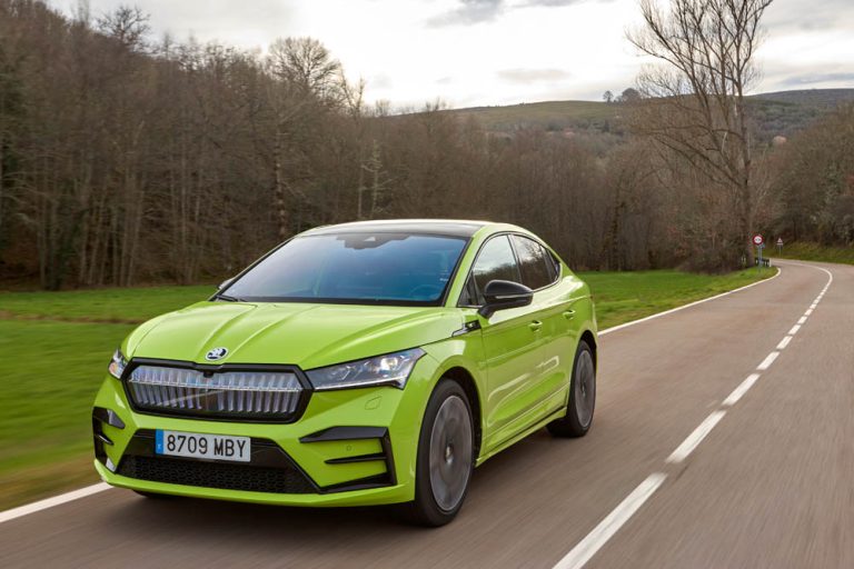 Prueba del Skoda Enyaq Coupé iV RS. Va de cine