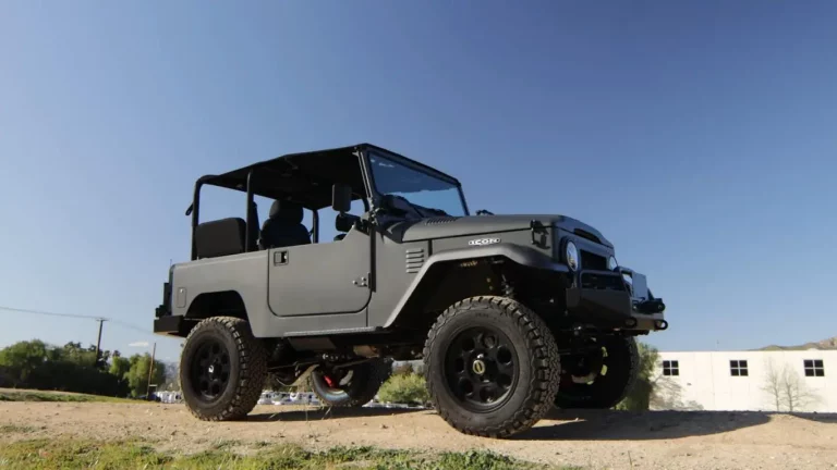 Así queda un clásico Toyota Land Cruiser tras pasar por manos de Icon