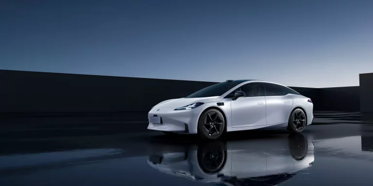 GAC Aion Hyper GT: como un Tesla Model 3, pero mejor