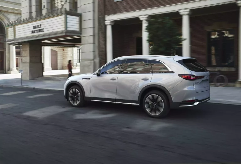 Mazda CX-90: el Mazda más potente y grande de la historia