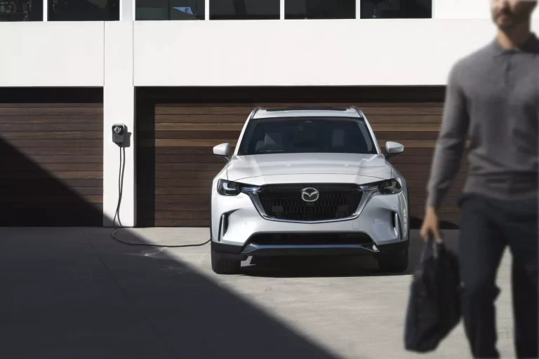 Mazda CX-90. Es 12.000 euros más barato que el CX-60 más asequible