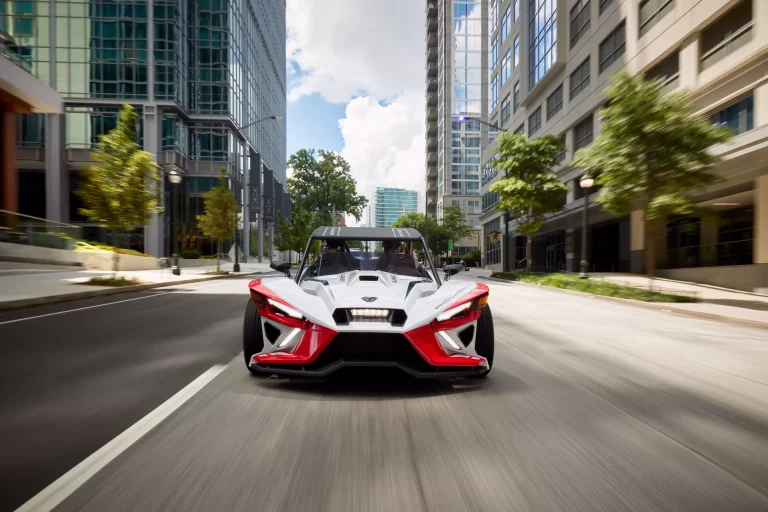 Roush Performance mete mano al extravagante Polaris Slingshot