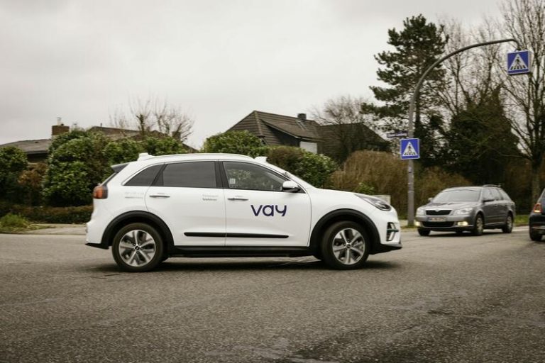 Llega la teleconducción, coches sin conductor dirigidos desde una sala