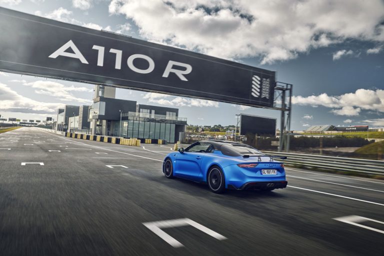 Conducimos el Alpine A110 R: con R de radical