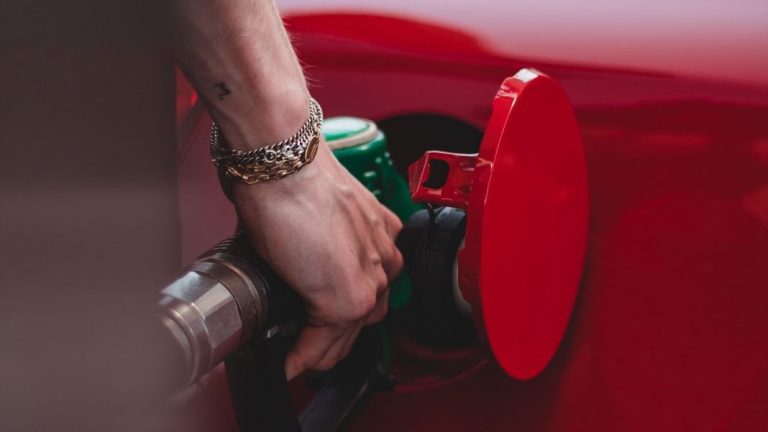 El día en que el precio de la gasolina y el diésel volverá a la normalidad: adiós descuentos