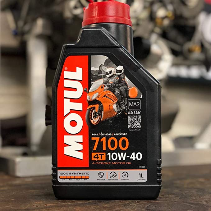 El aceite de motor nº 1 en ventas en Amazon es de MOTUL y solo cuesta 36 euros 