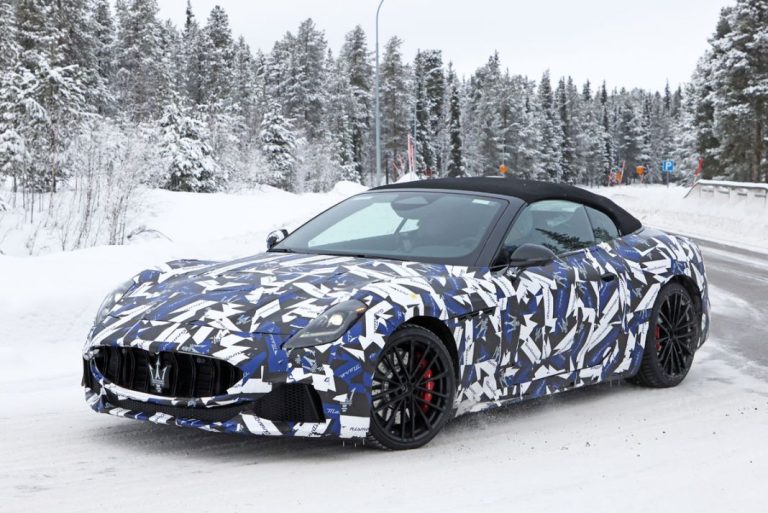 El Maserati GranCabrio, espiado en el frío