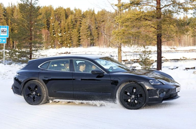 La renovación del Porsche Taycan se pone a punto en la nieve
