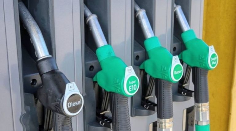La gasolina vuelve a estar más cara que el diésel un año después. ¿Cuál es el motivo?