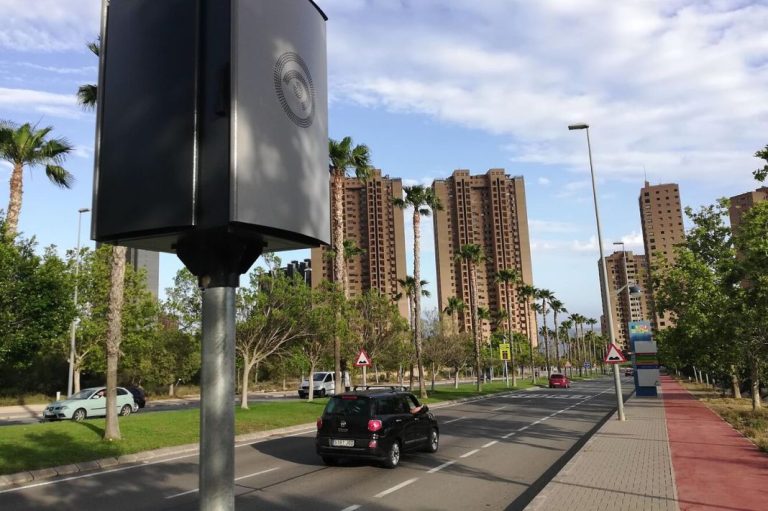 ¿Es legal avisar de la presencia y de la ubicación de un radar de la DGT?