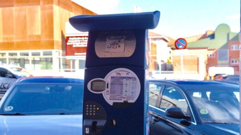 Cómo pagar una multa de estacionamiento en la Zona SER