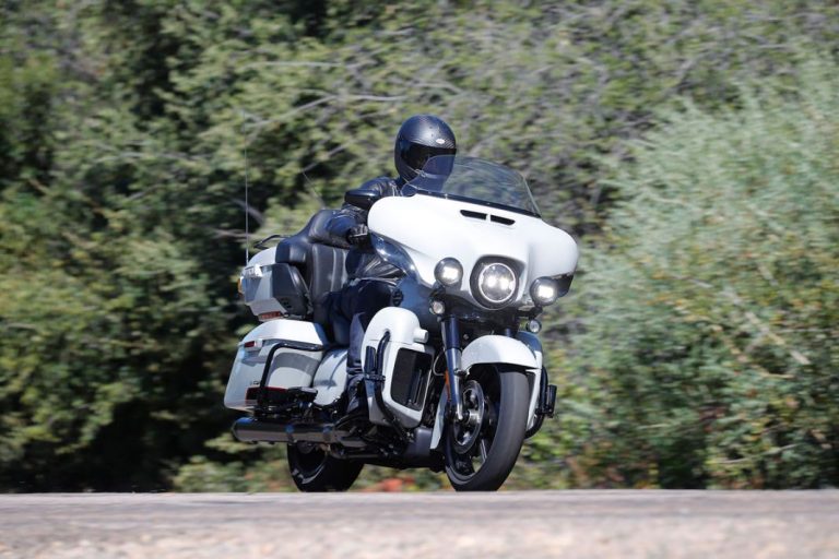 Si piensas viajar en moto, estas son las cinco más cómodas