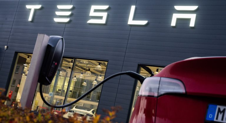 La Comunidad Valenciana ‘ficha’ a Tesla, tras los acuerdos con VW y Ford
