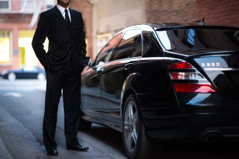 Esto es todo lo que necesitas si quieres conducir un Cabify, Uber o Bolt por Madrid