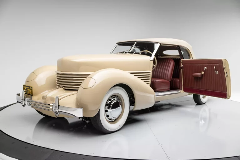 El Cord 812 Phaeton de Amelia Earhart ya es historia del automovilismo