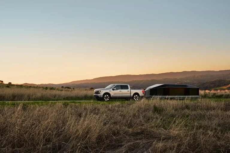 La caravana que quiere tu coche eléctrico la han creado unos ‘ex’ de Tesla
