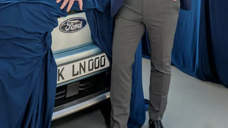 El nuevo SUV eléctrico de Ford continúa insinuándose