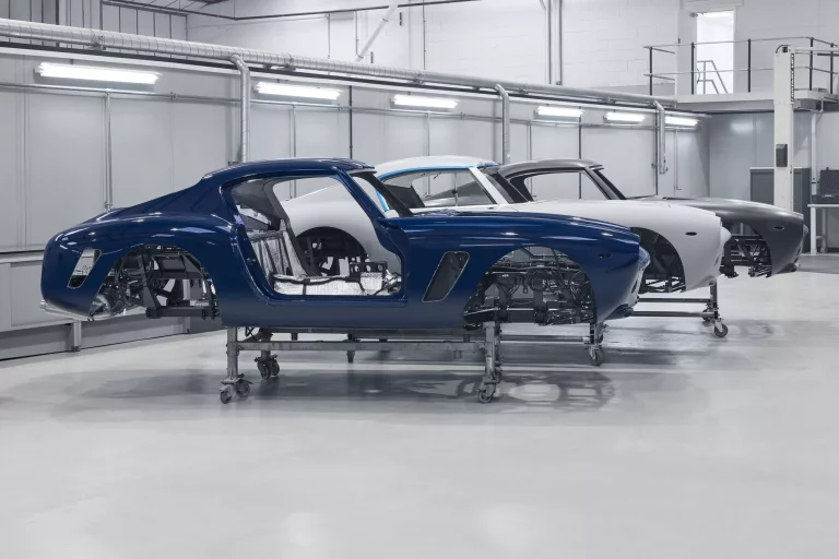 Tras ocho meses de trabajo, el primer RML Short Wheelbase será entregado