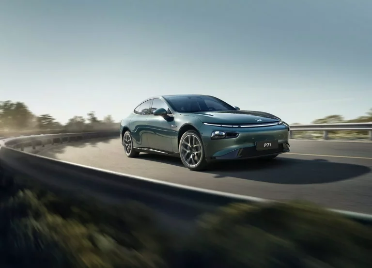 XPeng P7i: evoluciona para poner las cosas difíciles a Tesla