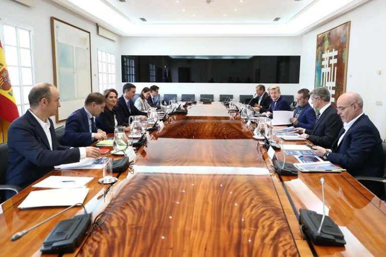 Habrá más cargadores y ayudas del Plan Moves para comprar eléctricos seminuevos