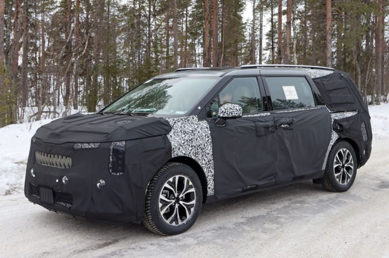 Las primeras fotos del futuro Kia Carnival