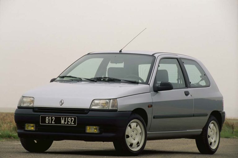 El coche francés más vendido de todos los tiempos se renueva. Es un Renault