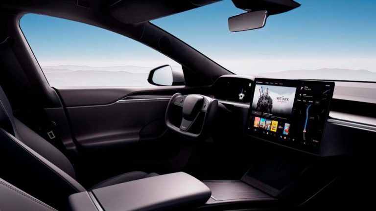 Nueva investigación a Tesla y su suspensión: la NHTSA ya mira a 1,2 millones de coches