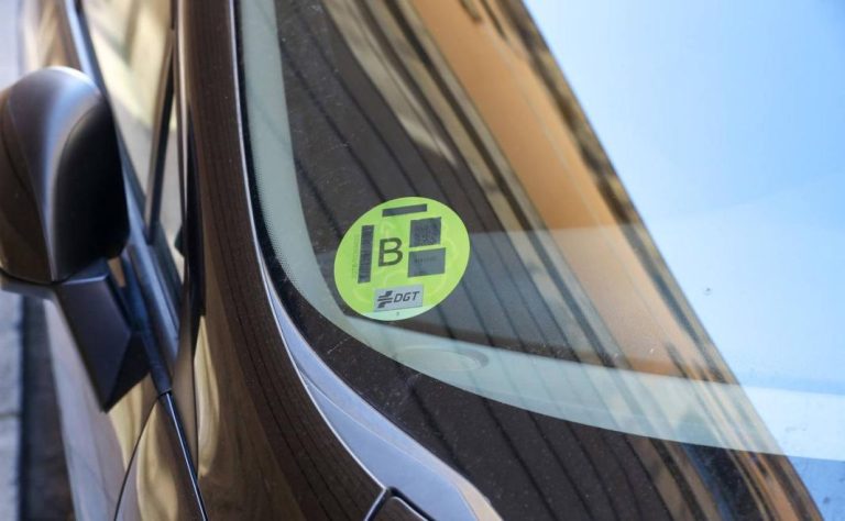 Estas son las restricciones si tu coche tiene etiqueta B de la DGT. Pero esto es lo que pasará en 2024