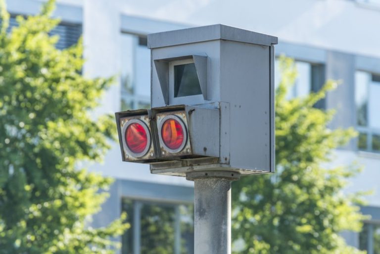 ¿Cómo me puede multar un radar térmico de la DGT?