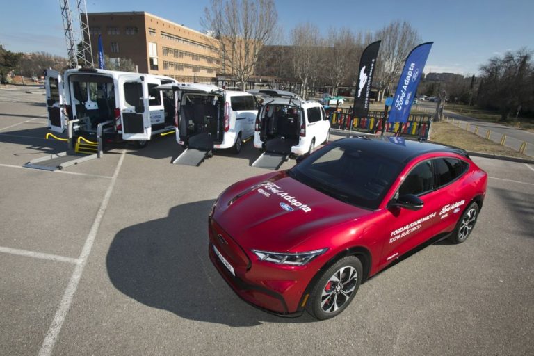 El primer coche eléctrico adaptado a personas con movilidad reducida