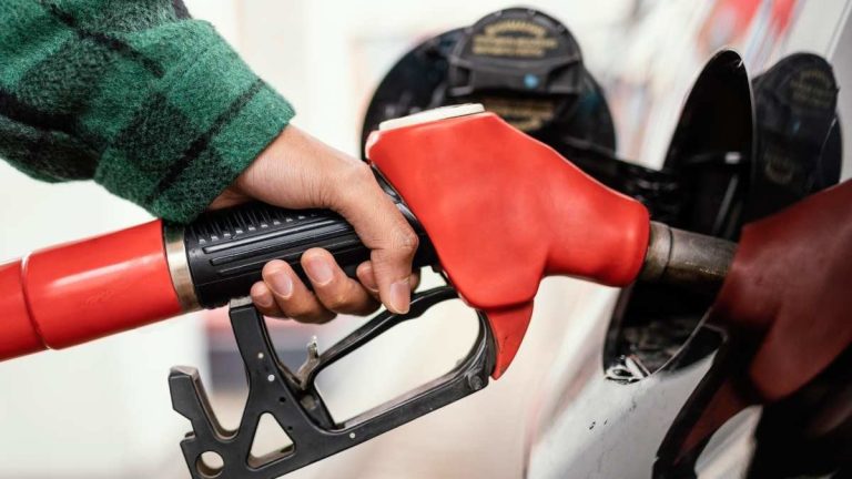 Antes de empezar el viaje ya puedes ahorrar combustible con estos consejos
