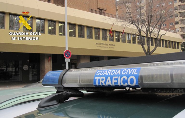 Colapso en la DGT: la «pesadilla» que están viviendo los conductores