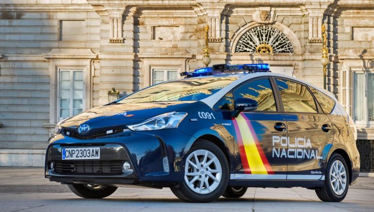 Todos los secretos del nuevo coche híbrido enchufable de la Policía Nacional