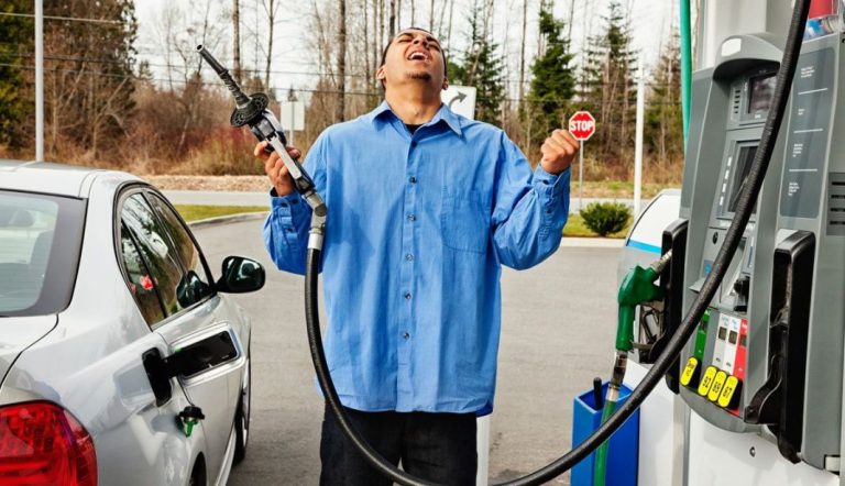 Los coches gasolina y diésel tienen una nueva fecha de caducidad