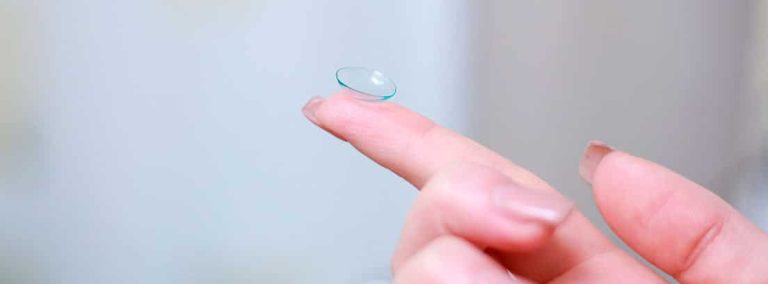 ¿Conduces con gafas o lentillas? Presta atención para que no te multe la DGT