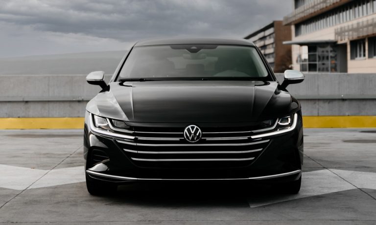 La promesa que Biden hace a Volkswagen para ‘quitarnos’ la fábrica de baterías
