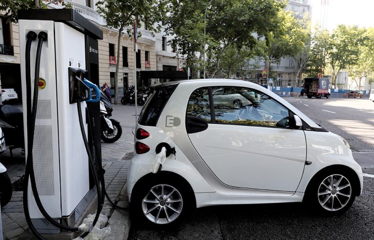 Baja el precio de los coches eléctricos de segunda mano por primera vez en más de 2 años