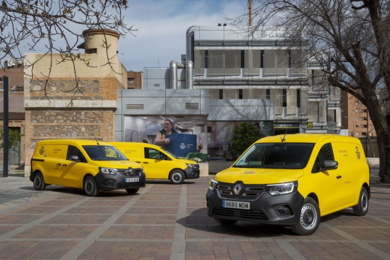 Correos estrena 100 Renault Kangoo eléctricos