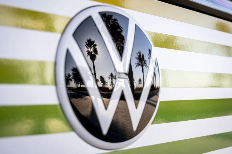 Volkswagen podría llevar a EE.UU. una fábrica de baterías prevista para Europa