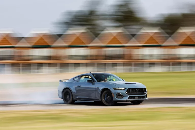 Este es el perfil del cliente del nuevo Ford Mustang. Y son muy ‘macarras’