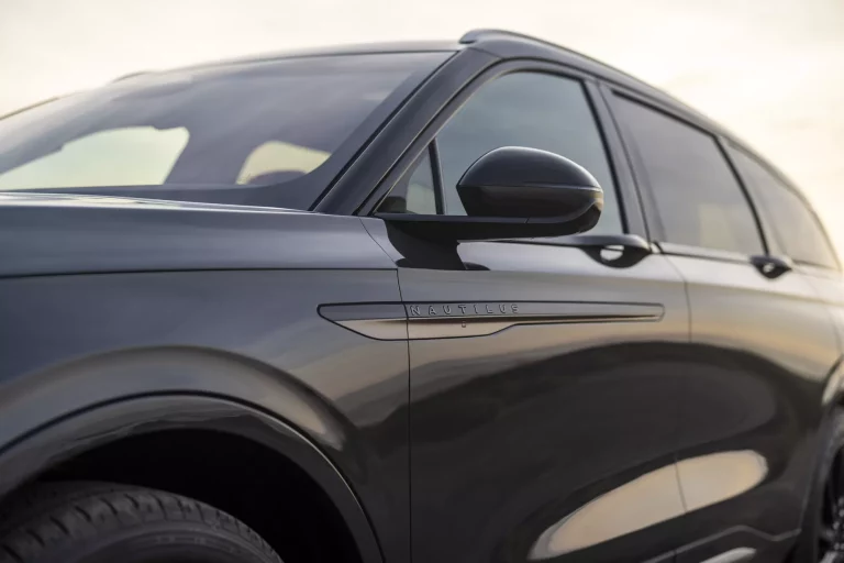 No te la juegues. Evita estas 10 marcas de coches porque son las que más pasan por el taller
